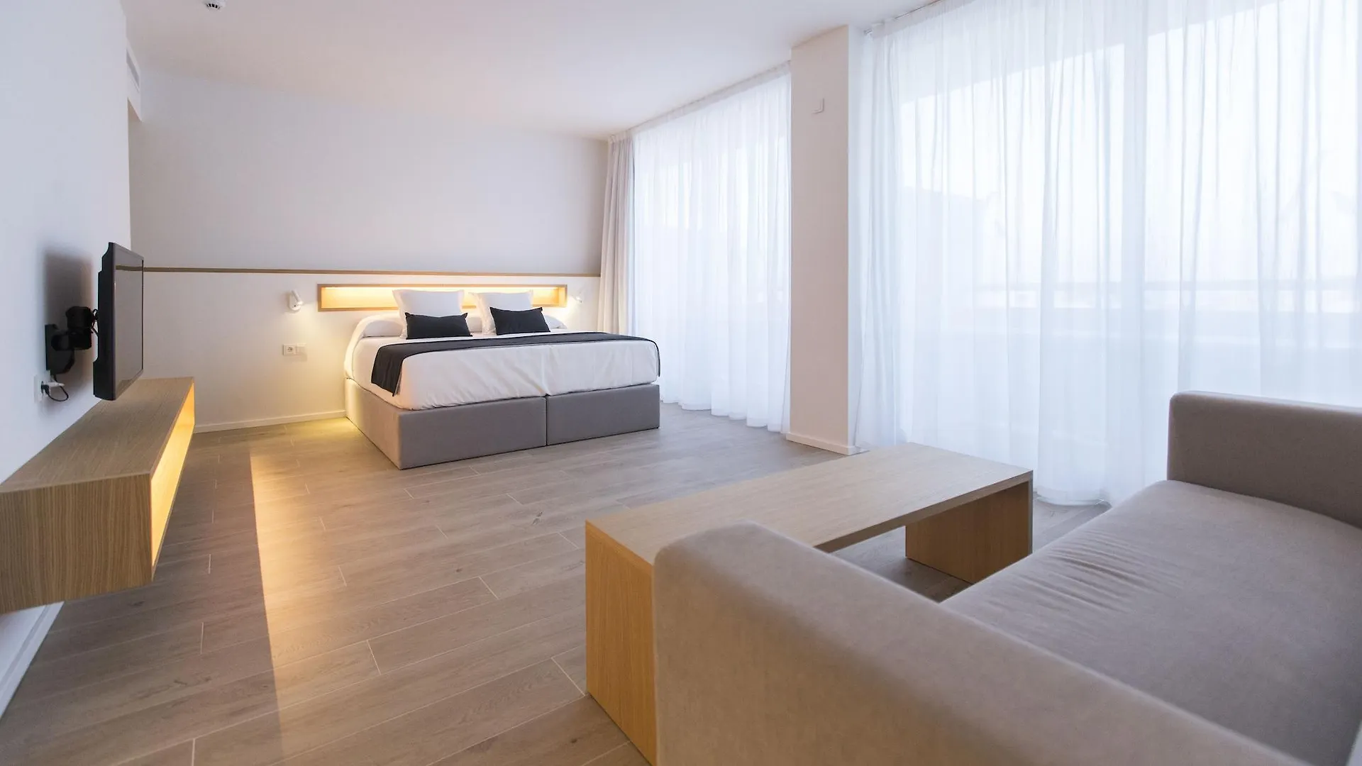 Hotel Anfora Ibiza Es Cana 4*,  Španělsko