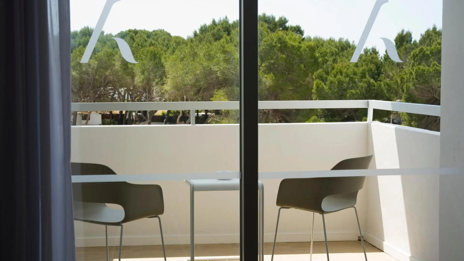 Hotel Anfora Ibiza Es Cana 4*,